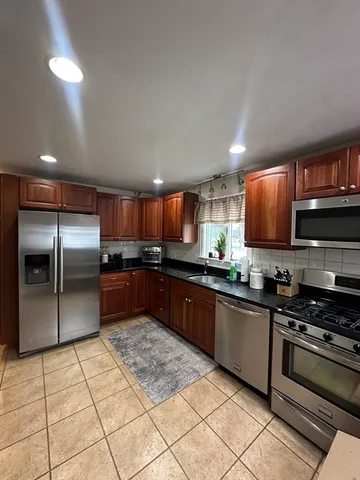 $3,000 | 284 Torrey Street, Brockton, MA 02301