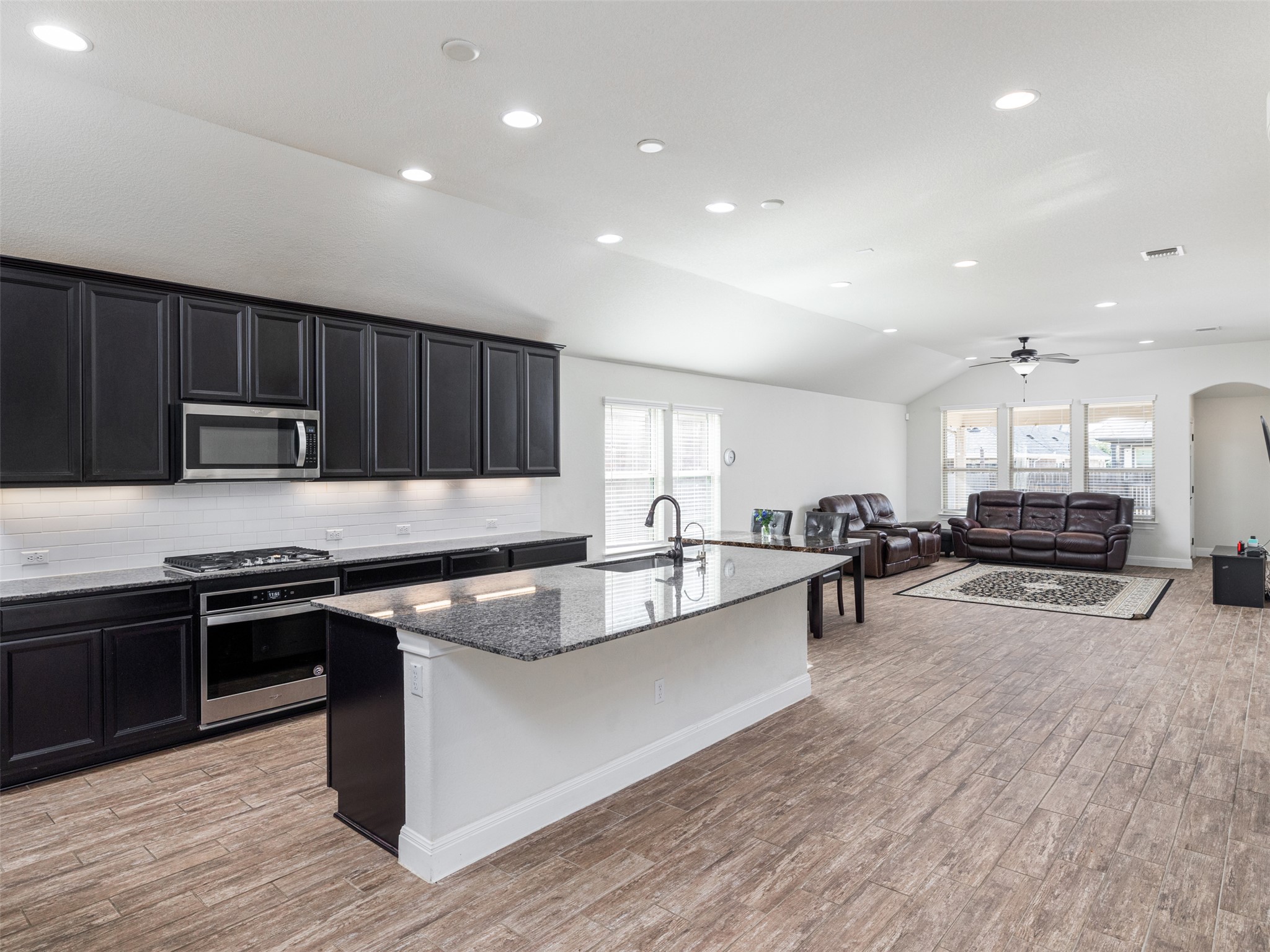 17314 Calipatria Lane Pflugerville, TX 78660 - Photo 4 of 27