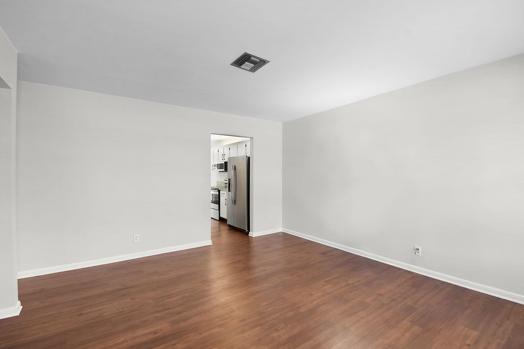 9040 Southeast Hobe Ridge Avenue Hobe Sound, FL 33455 - Photo 19 of 46 Living Room