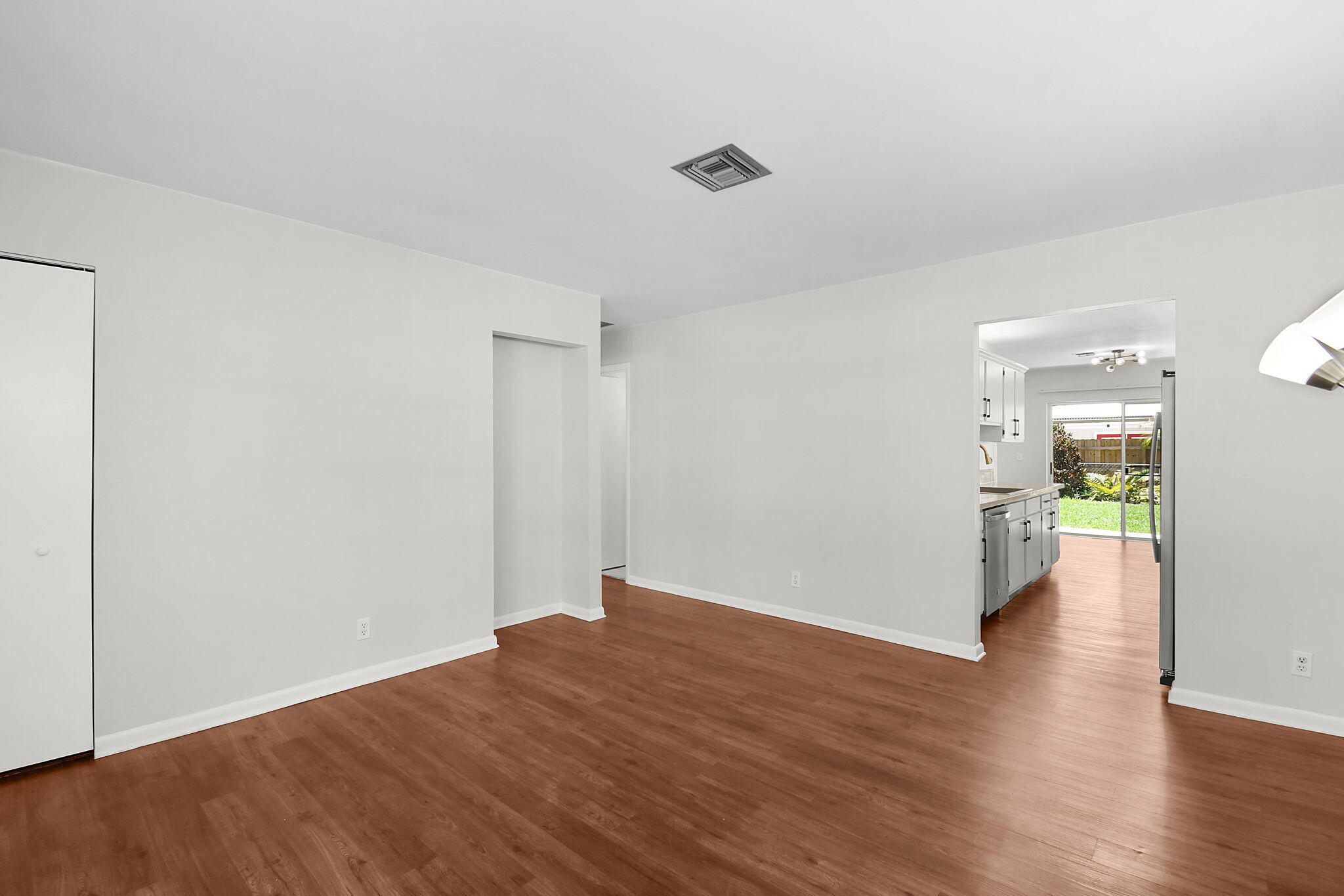 9040 Southeast Hobe Ridge Avenue Hobe Sound, FL 33455 - Photo 20 of 46 Living Room