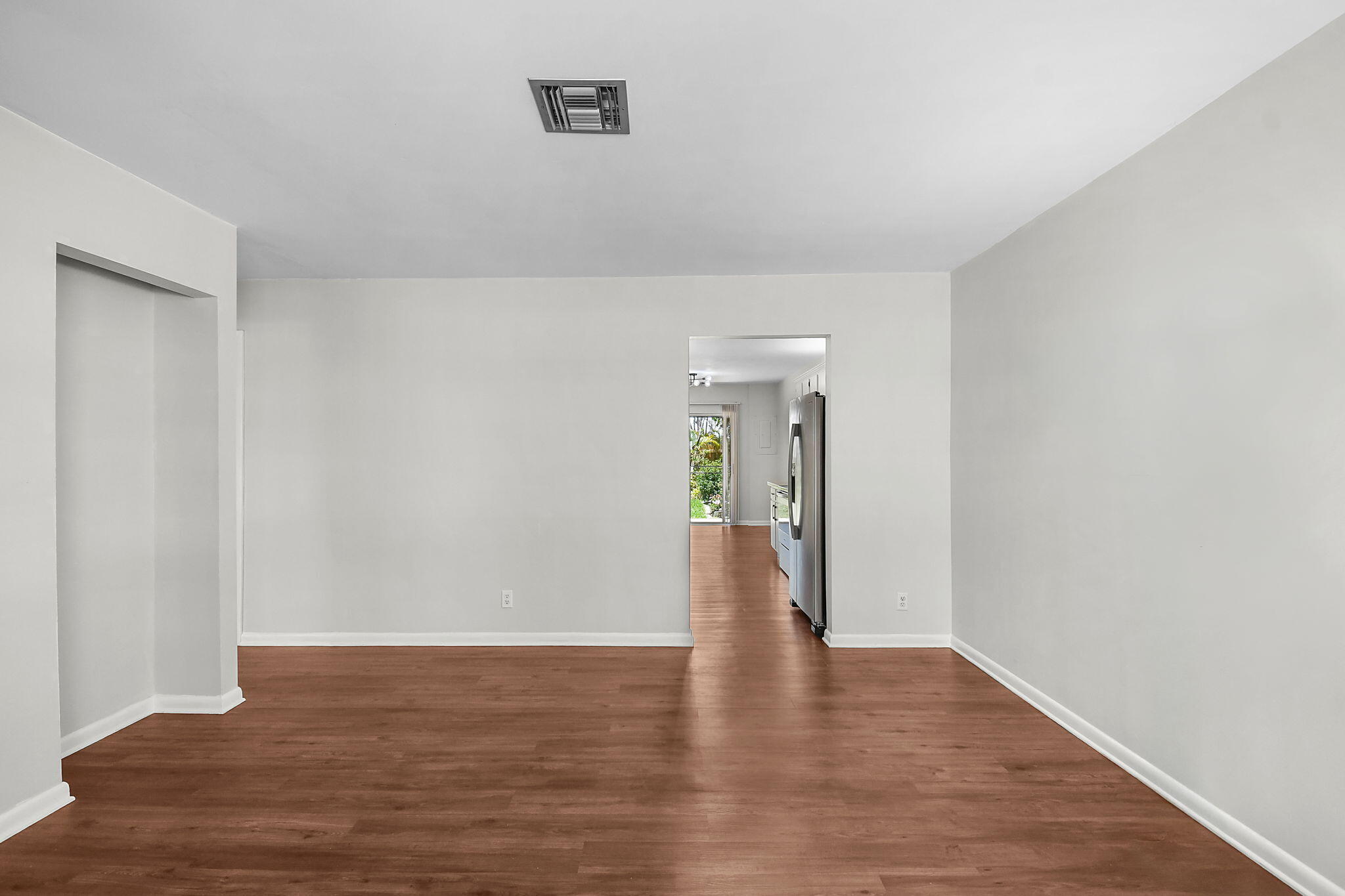 9040 Southeast Hobe Ridge Avenue Hobe Sound, FL 33455 - Photo 22 of 46 Living Room