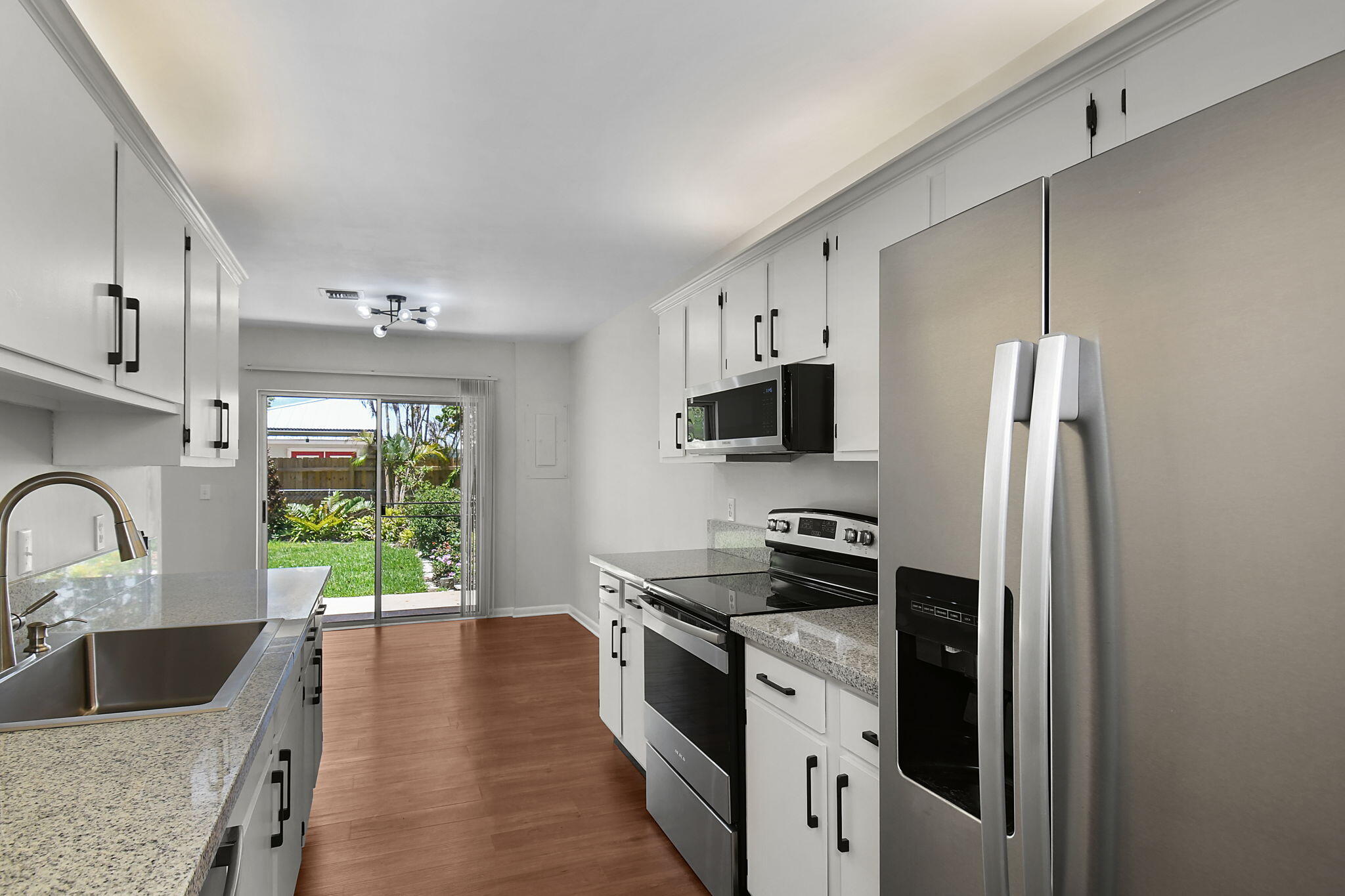 9040 Southeast Hobe Ridge Avenue Hobe Sound, FL 33455 - Photo 23 of 46 Kitchen