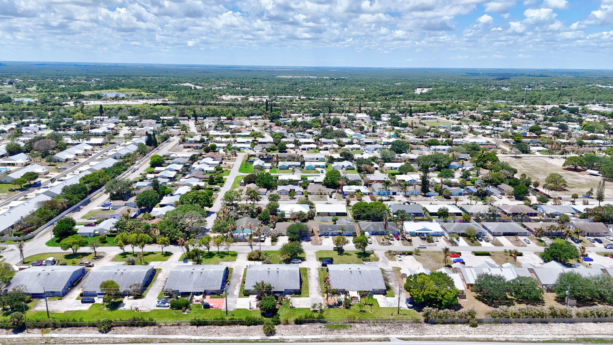 9040 Southeast Hobe Ridge Avenue Hobe Sound, FL 33455 - Photo 34 of 46 Looking West