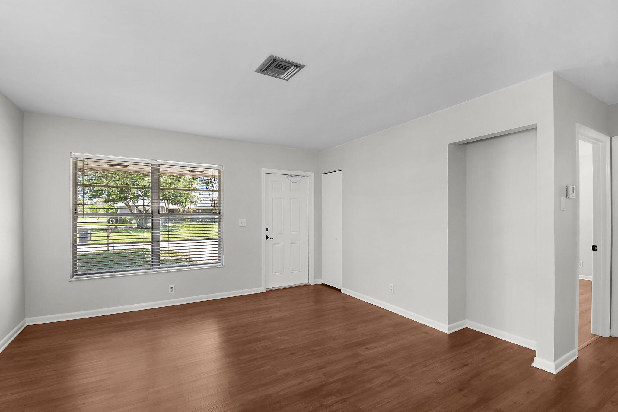9040 Southeast Hobe Ridge Avenue Hobe Sound, FL 33455 - Photo 4 of 46 Living Room