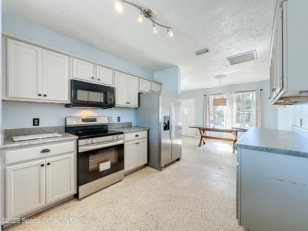 $2,949 | 113 Southeast 1st Street, Satellite Beach, FL 32937