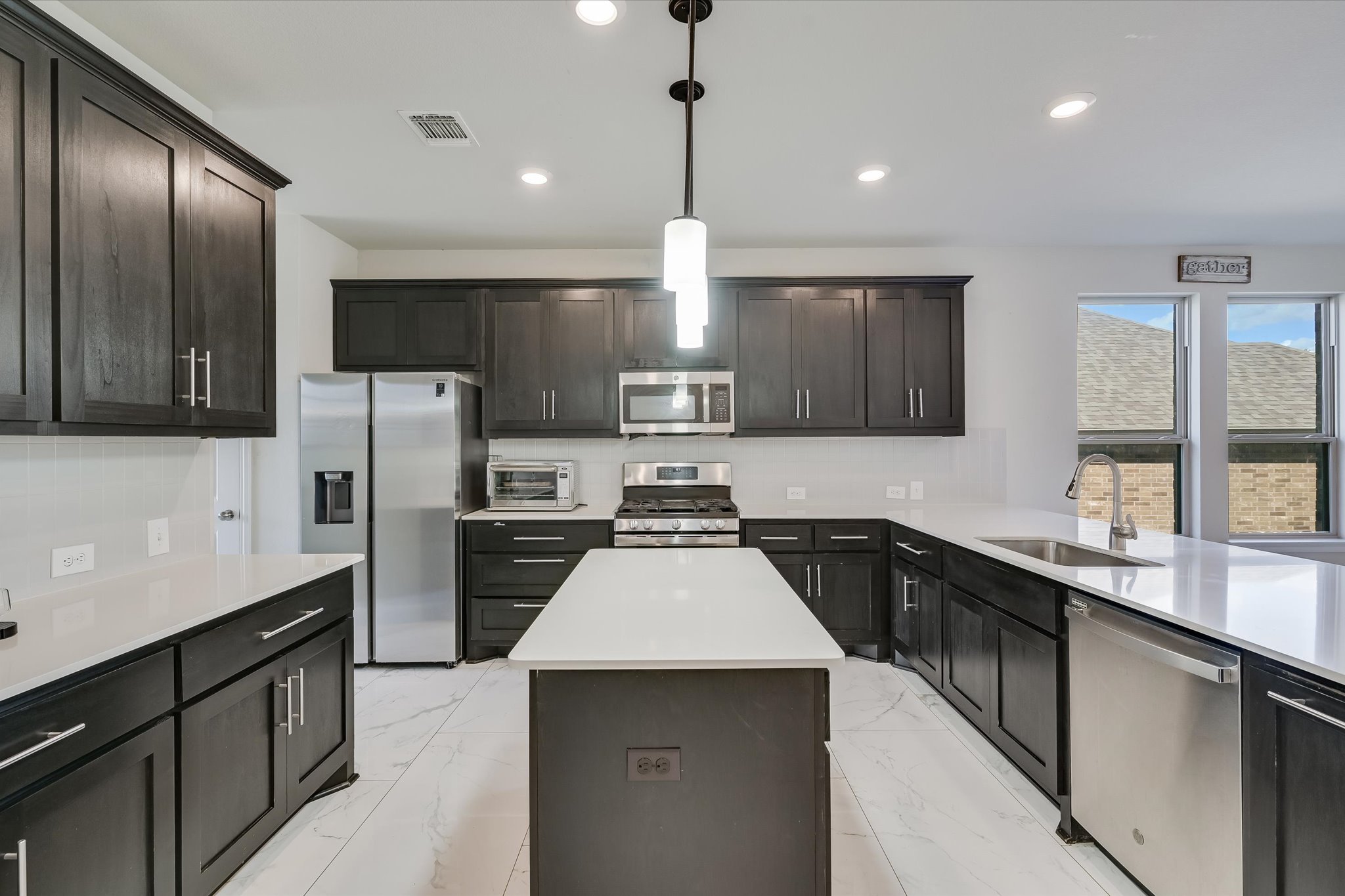 213 Buffalo Ridge Drive Manchaca, TX 78652 - Photo 4 of 27