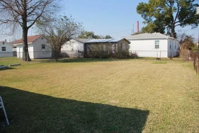 $1,295 | 2122 Stander Place, Chalmette, LA 70043