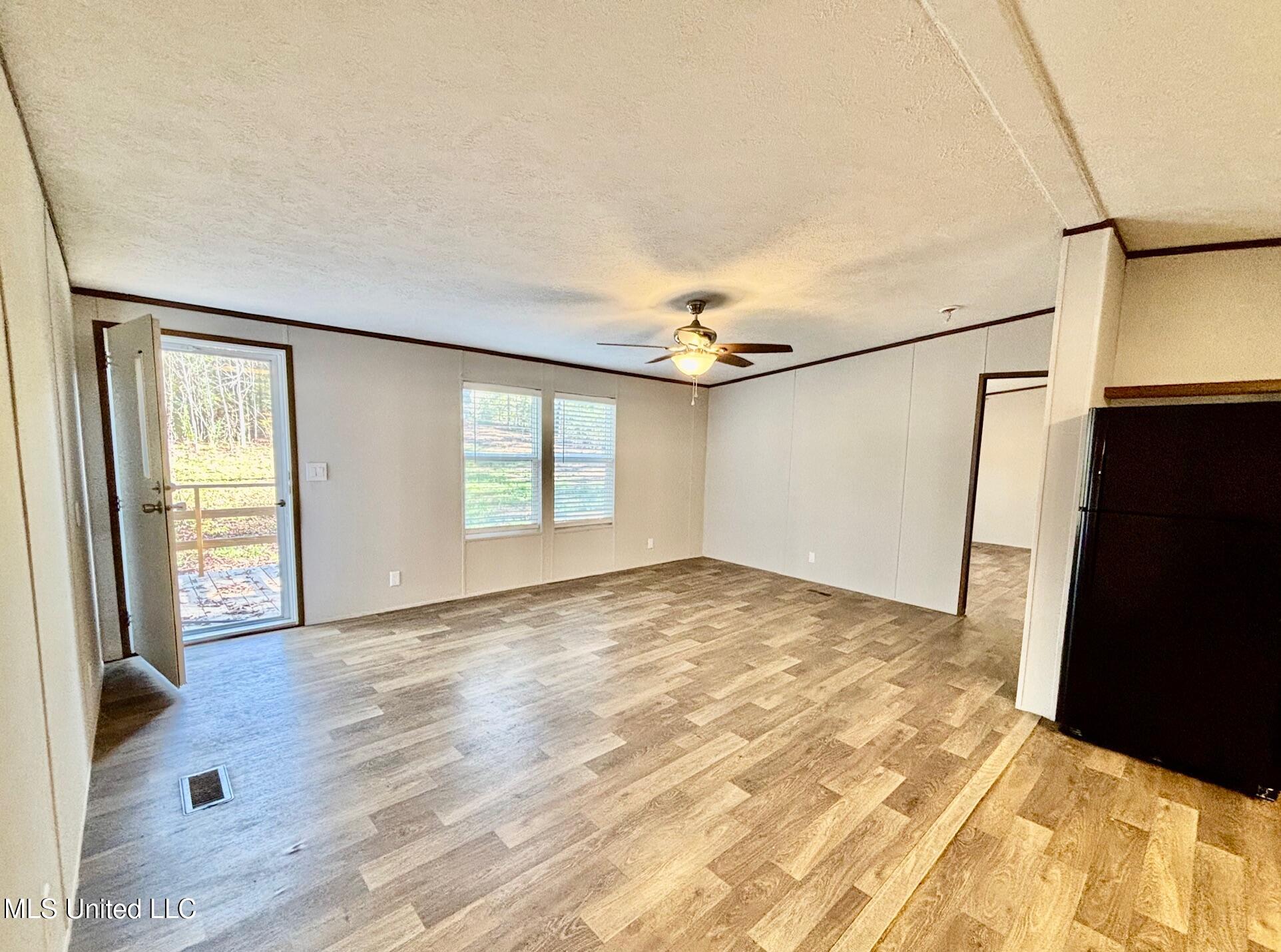 1033 Spike Lane Summit, MS 39666 - Photo 3 of 26 IMG_0516