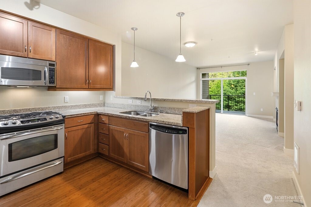 15730 116th Avenue Northeast, Unit 305 Bothell, WA 98011 - Photo 1 of 39