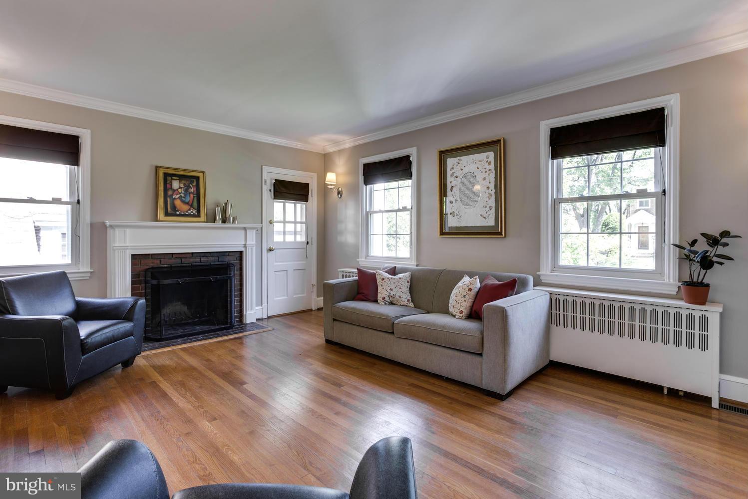 1520 Locust Road Northwest Washington, DC 20012 - Photo 2 of 17 Living Room