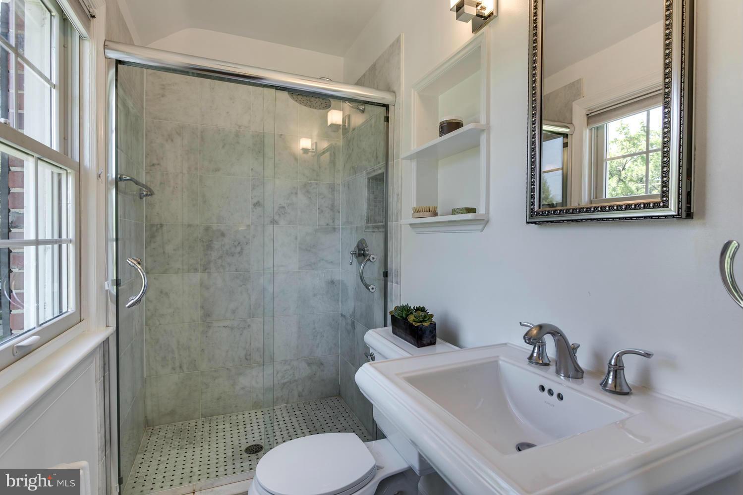 1520 Locust Road Northwest Washington, DC 20012 - Photo 9 of 17 Bath (Master)