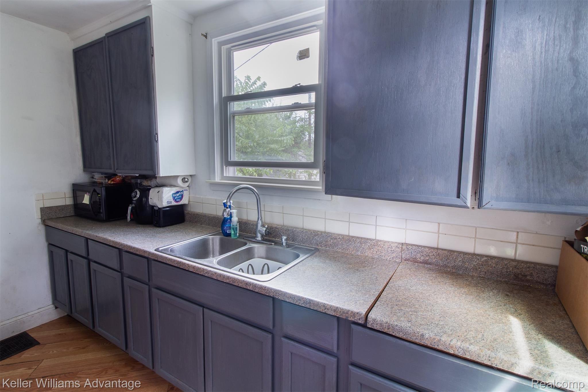 47777 Ford Road Canton, MI 48187 - Photo 10 of 28 Ford_47777_Kitchen_03.jpg