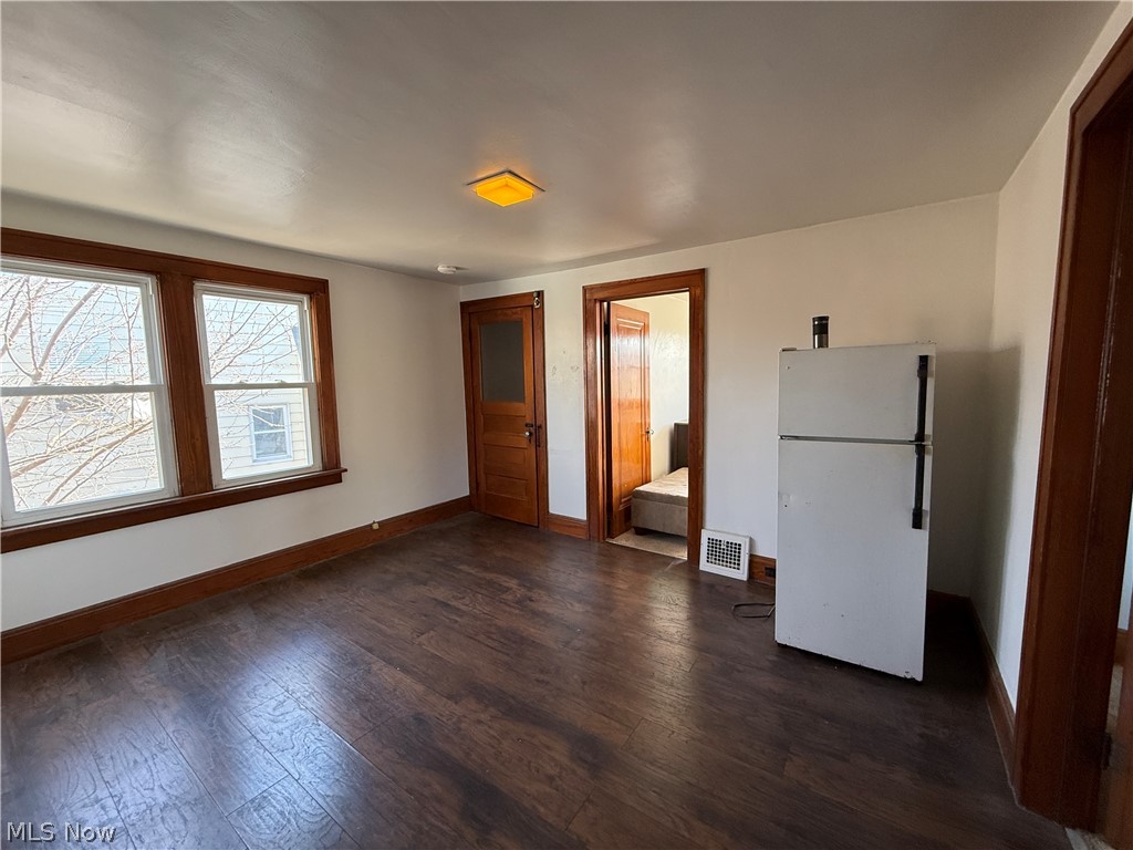 18309 Edgerton Road Cleveland, OH 44119 - Photo 13 of 20 UP Unit Kitchen/Dining Area