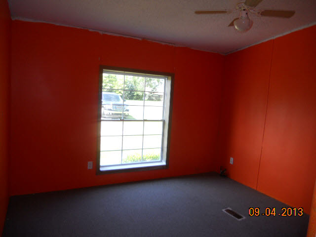 29 South Trumbull Road Bay City, MI 48708 - Photo 7 of 9 20374098-6.JPG