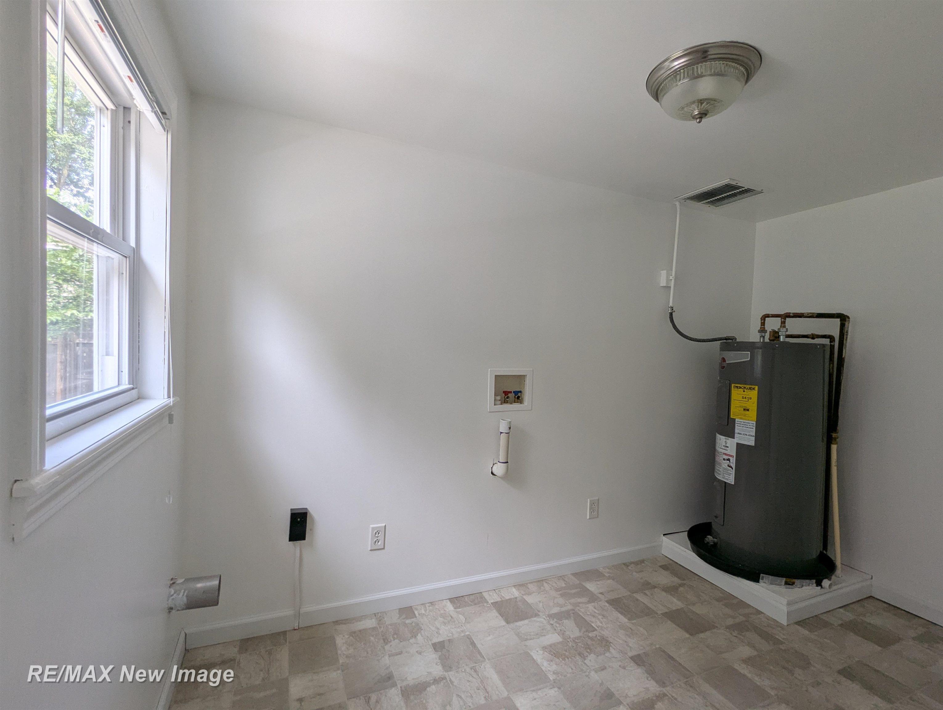 4212 Pineport Road Bridgeport, MI 48722 - Photo 16 of 24 50183703-eb1b3199-9cc4-45c6-8907-851279ce784f.JPG