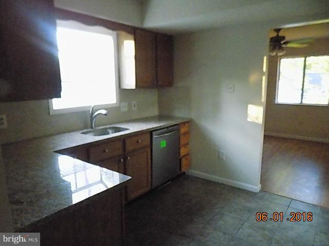 1701 Forestville Road Edgewater, MD 21037 - Photo 4 of 20 Kitchen
