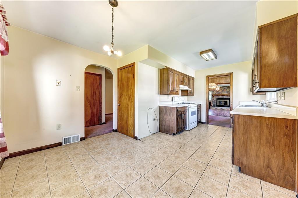 495 Tuscarawas Road Beaver, PA 15009 - Photo 9 of 23 Gallery Image 9