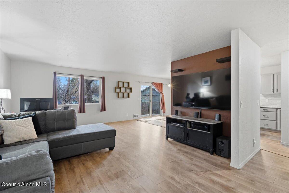 1210 Main Street Sandpoint, ID 83864 - Photo 3 of 27 05-1210 Main St_RedHogMedia