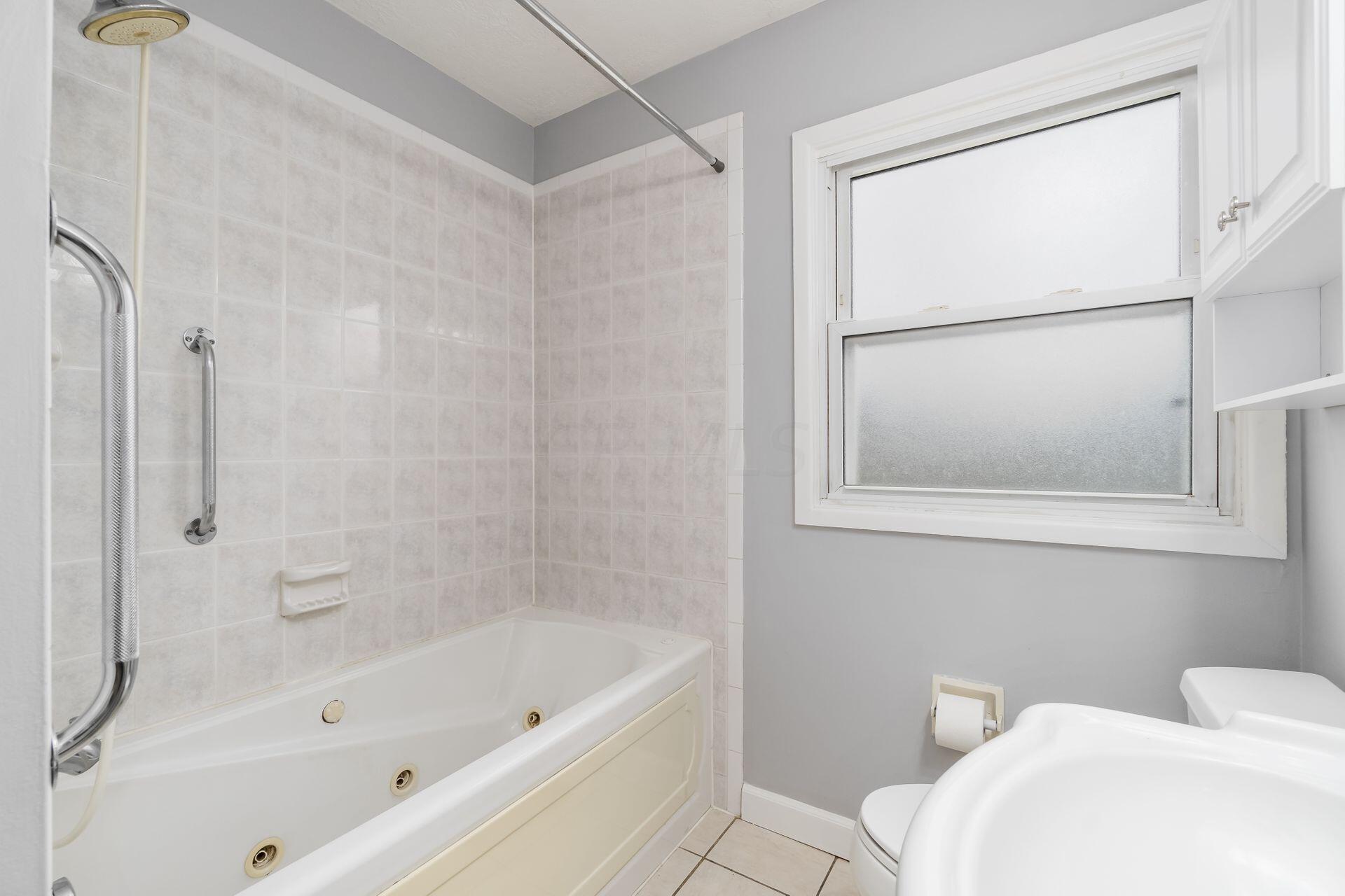 4485 Amesbury Road Columbus, OH 43227 - Photo 17 of 36 Jetted Tub