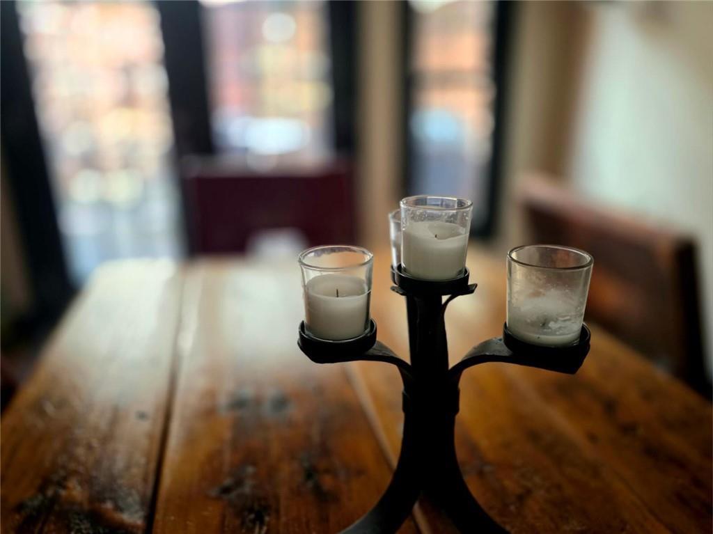 604 Middle Street Pittsburgh, PA 15212 - Photo 23 of 47 a close view of light fixtures