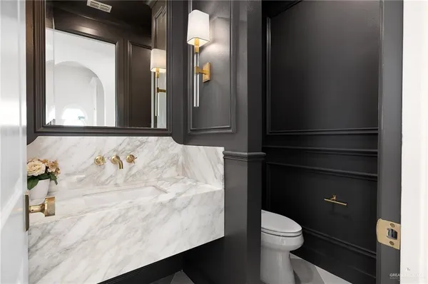 $880,000 | 4013 Waccamaw Avenue, Edinburg, TX 78541