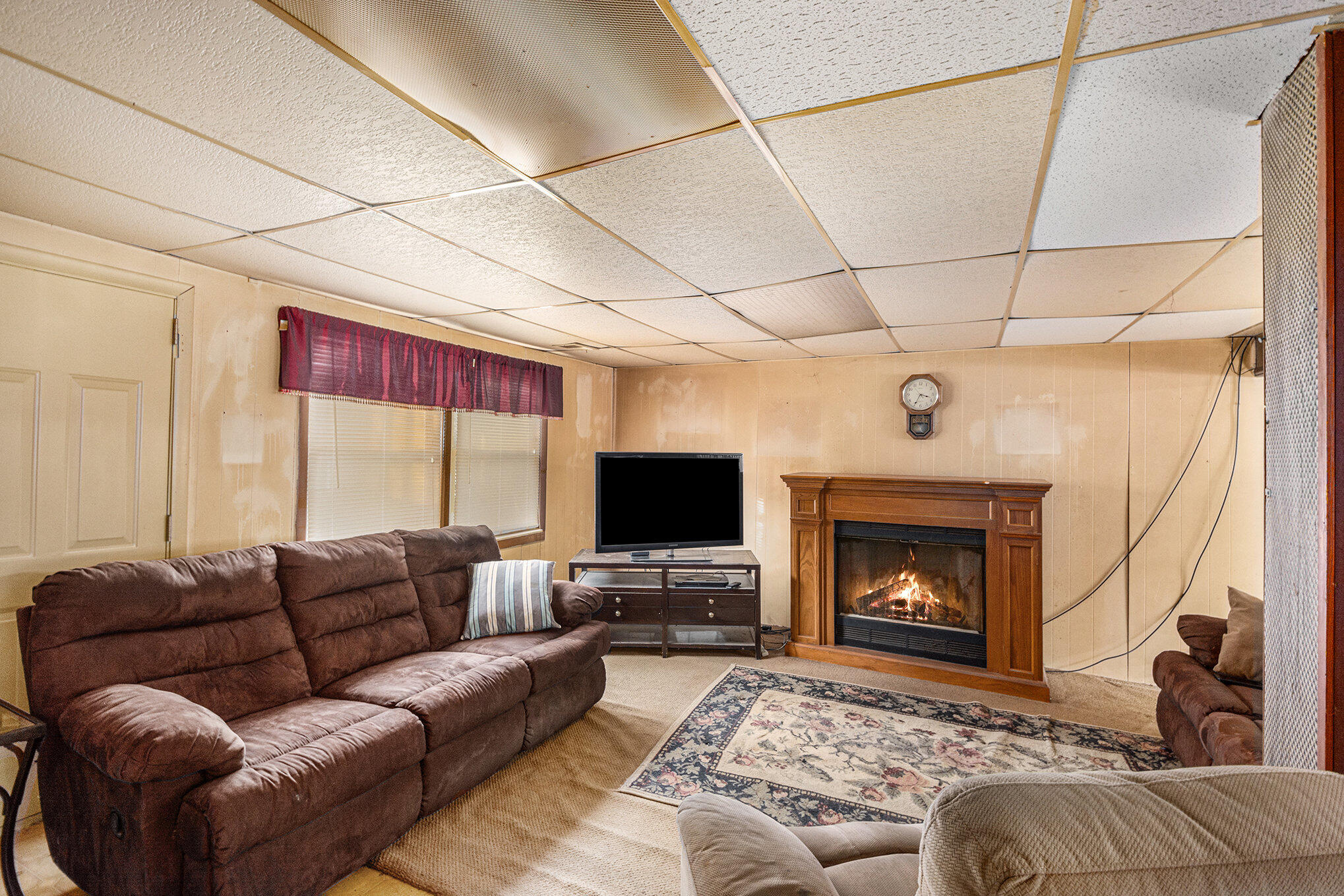 100 Burt Avenue Jackson, MI 49201 - Photo 8 of 25 Family Room