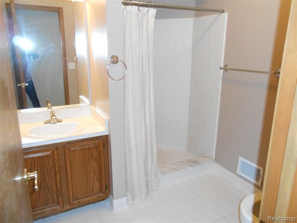 48156 Tilch Road Macomb, MI 48044 - Photo 18 of 19 DSCN0744.JPG