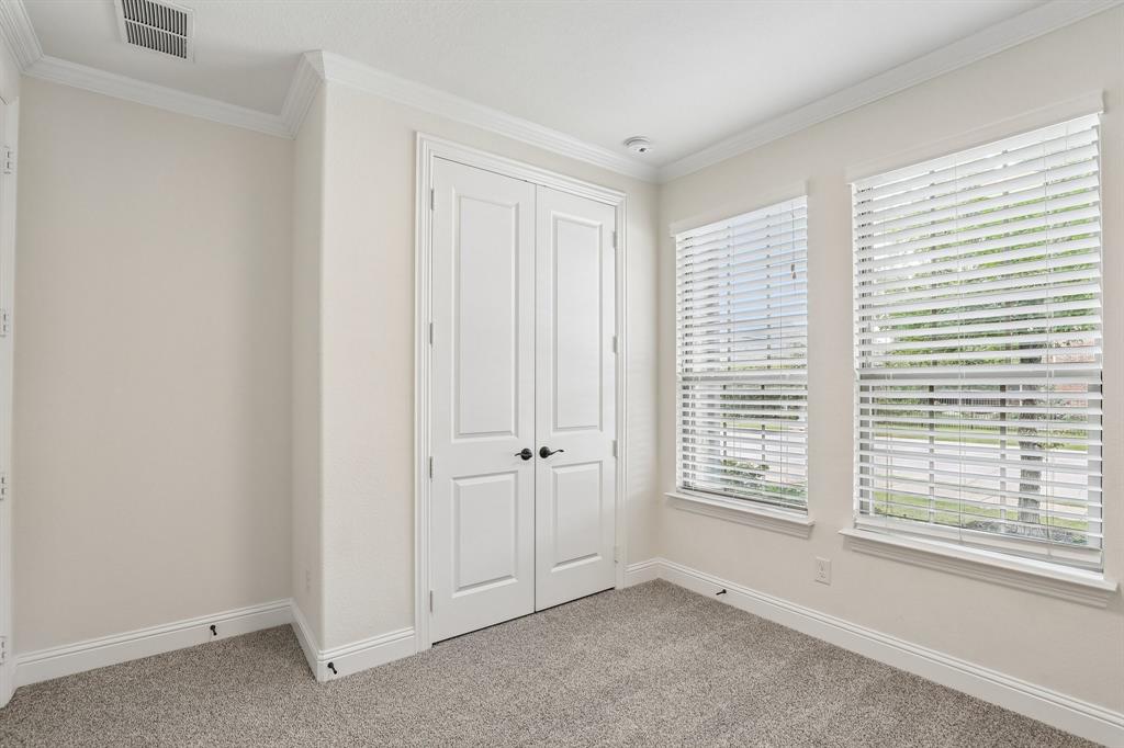 7228 Ridgepoint Drive Irving, TX 75063 - Photo 20 of 38