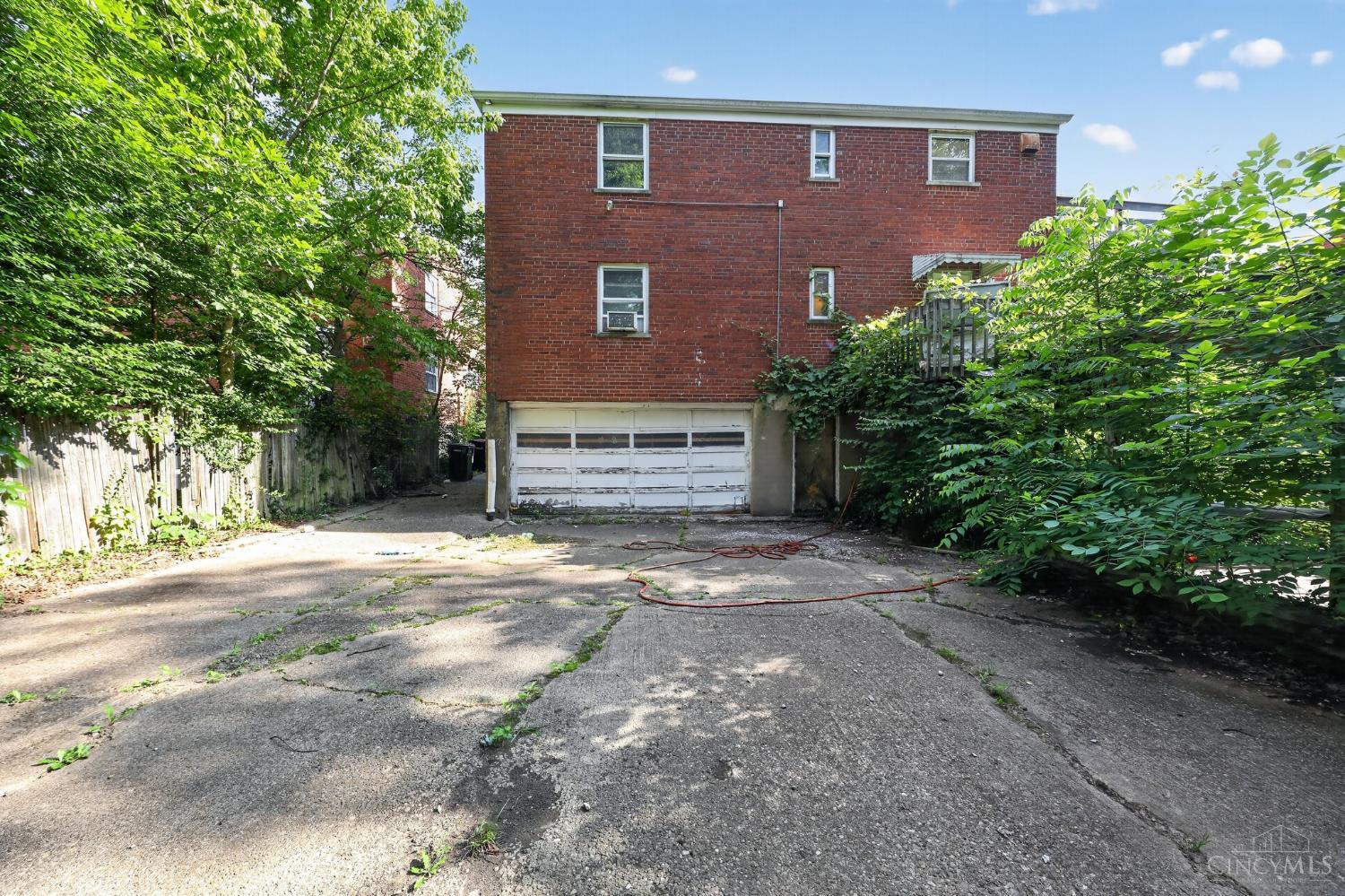 2505 Rack Court Cincinnati, OH 45239 - Photo 5 of 31