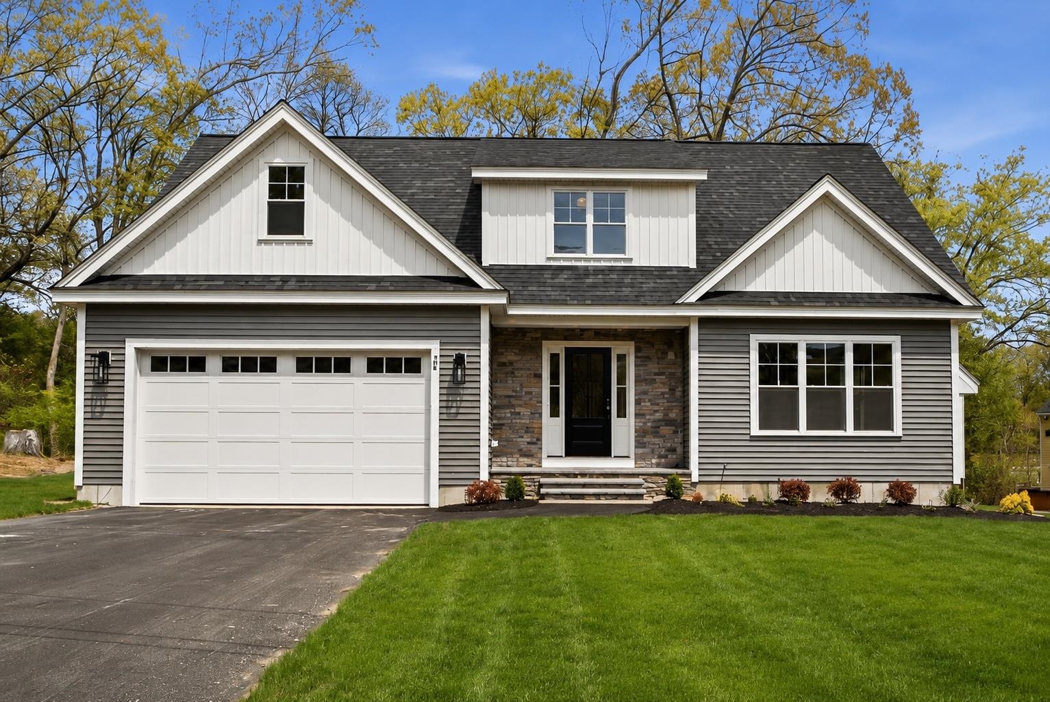 68 Farmington Road Nashua, NH 03060 - Photo 3 of 45
