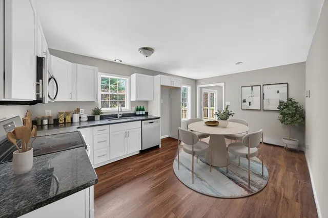 $699,900 | 395 High Street, Uxbridge, MA 01569