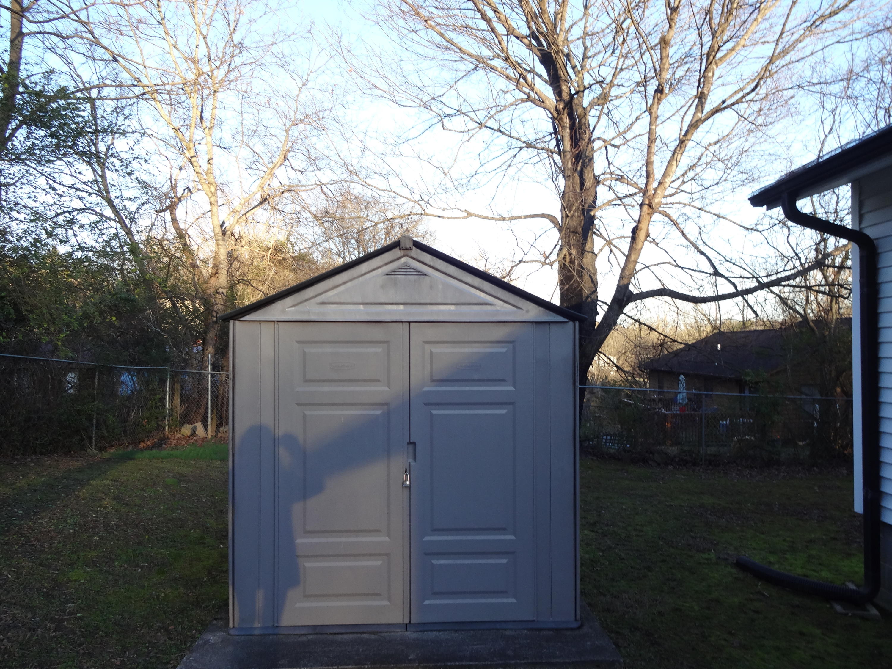 8909 Neubert Road Mascot, TN 37806 - Photo 13 of 17 Storage shed