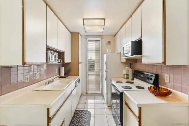 $875,000 | 6455 La Jolla Boulevard, Unit 121, La Jolla, CA 92037