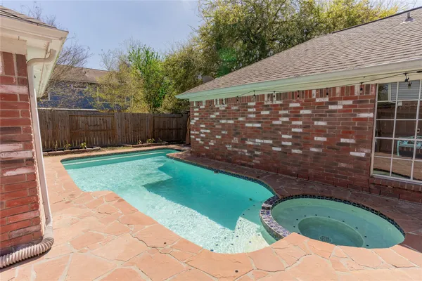 $2,700 | 4007 Spring Forest Drive, Pearland, TX 77584