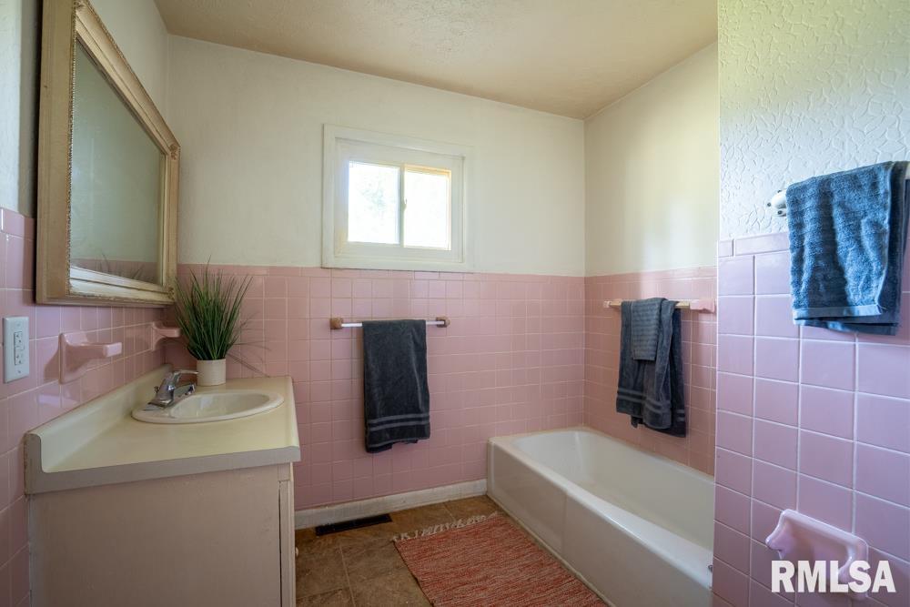 603 South Maple Street West Frankfort, IL 62896 - Photo 14 of 23