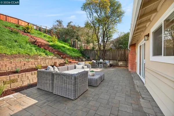 $1,275,000 | 29 Whitehall Drive, Orinda, CA 94563