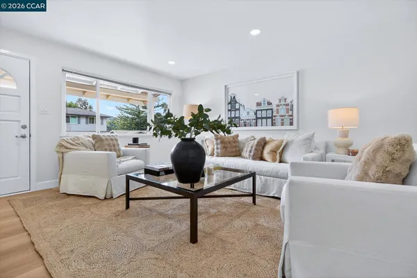 $1,275,000 | 29 Whitehall Drive, Orinda, CA 94563
