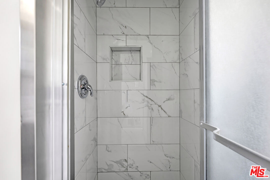 4086 Abourne Road, Unit A Los Angeles, CA 90008 - Photo 23 of 36