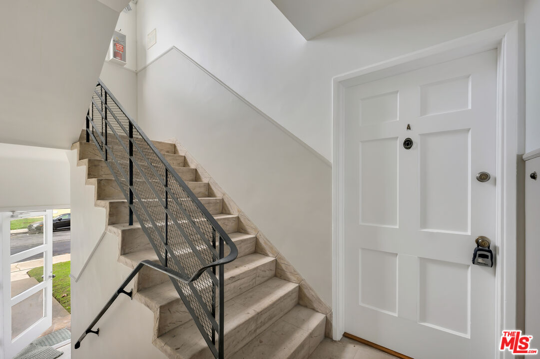 4086 Abourne Road, Unit A Los Angeles, CA 90008 - Photo 32 of 36 a view of entryway and hall with wooden floor