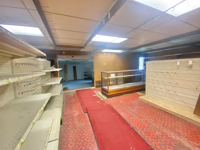 $119,900 | 146 West Washington Street, Parker City, IN 47368