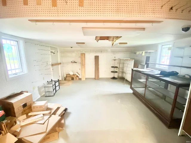 $119,900 | 146 West Washington Street, Parker City, IN 47368