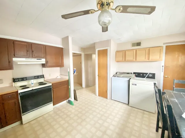 $119,900 | 146 West Washington Street, Parker City, IN 47368