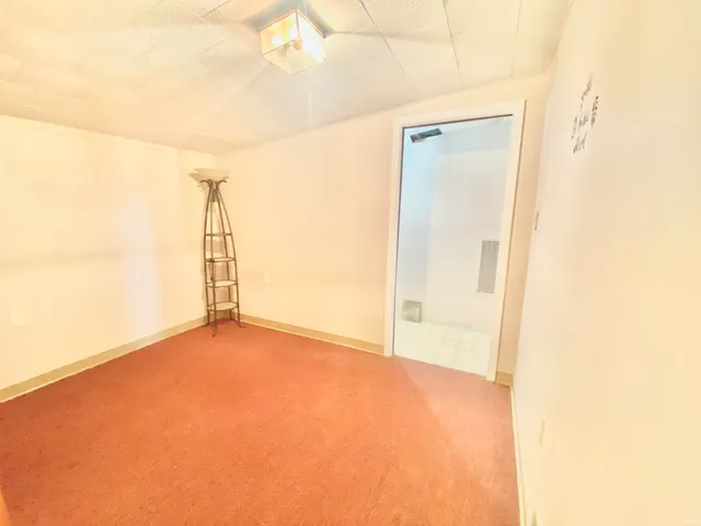 $119,900 | 146 West Washington Street, Parker City, IN 47368