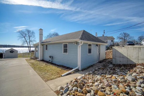 $289,900 | 298 Ackerson Lake Drive, Jackson, MI 49201