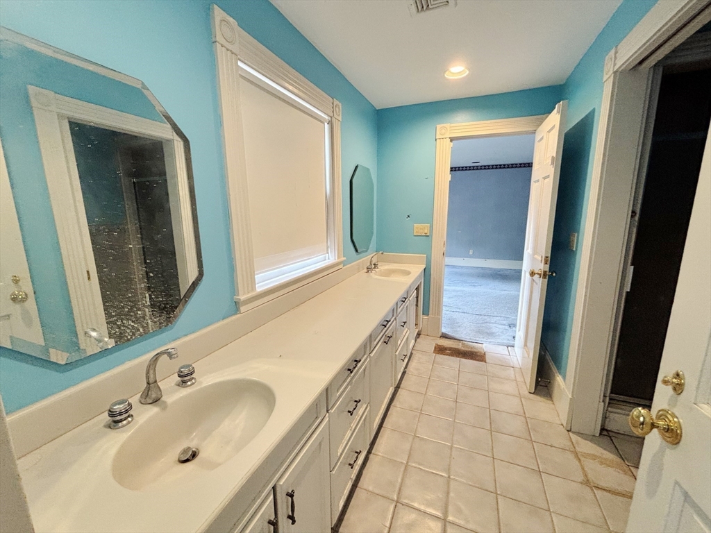 32 Solomon Pierce Road Lexington, MA 02420 - Photo 22 of 35