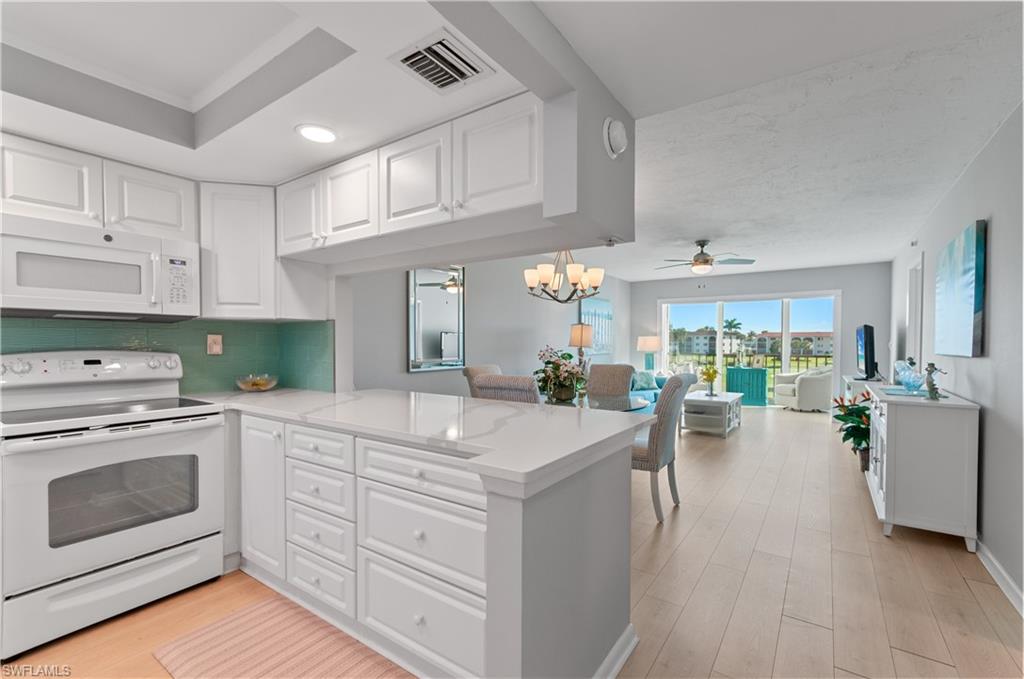 13 High Point Circle North, Unit 203 Naples, FL 34103 - Photo 3 of 34