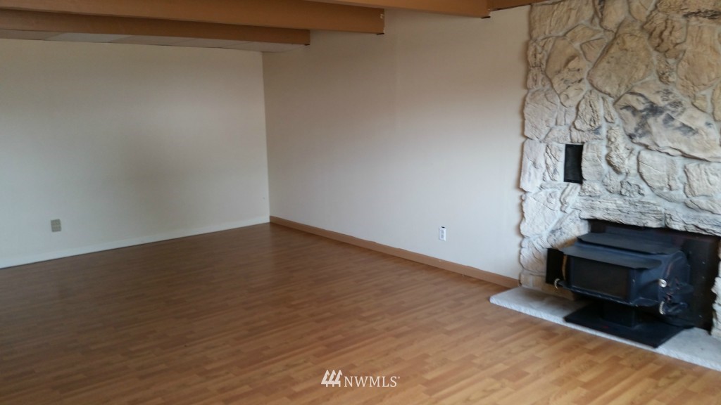 16611 116th Place Southeast Renton, WA 98058 - Photo 7 of 13 Gallery Image 7
