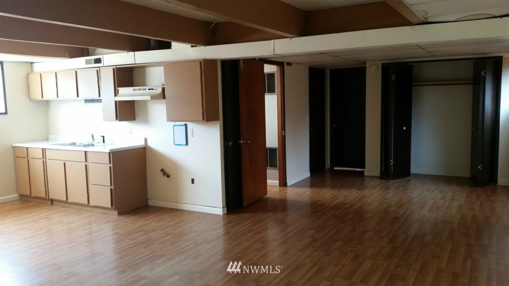 16611 116th Place Southeast Renton, WA 98058 - Photo 8 of 13 Gallery Image 8