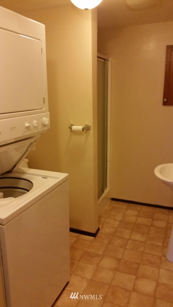 16611 116th Place Southeast Renton, WA 98058 - Photo 10 of 13 Gallery Image 10