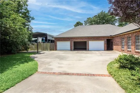 $695,000 | 1869 2nd Street, Lutcher, LA 70071